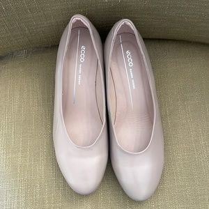 Ecco heels in neutral beige